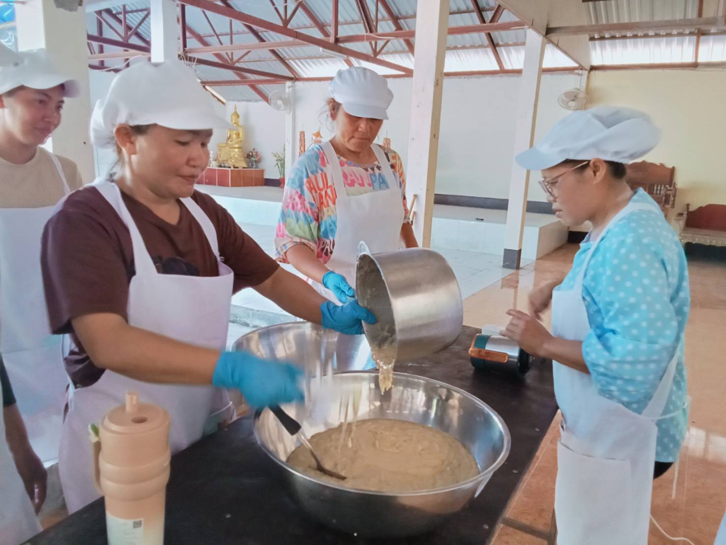 title - สำนักงานการปกิรูปที่ดินจังหวัดอำนาจเจริญ จัดฝึกอบรมโครงการดำเนินงานอันเนื่องมาจากพระราชดำริ ฯ หลักสูตรการทำขนมไทย